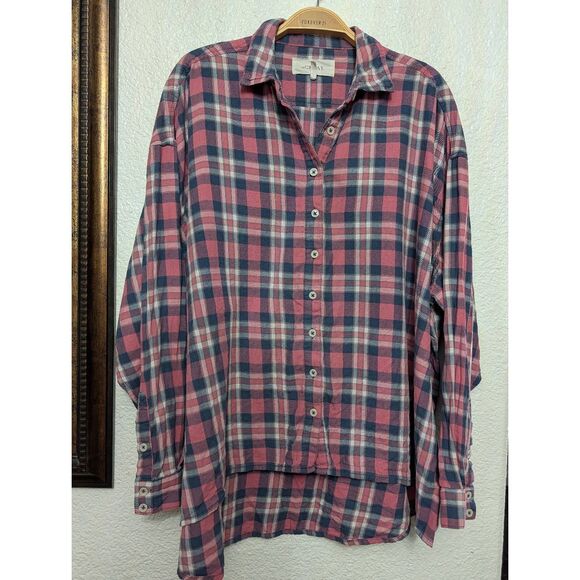 THE GREAT. Tops - THE GREAT. High low long sleeve button down front shirt size 2